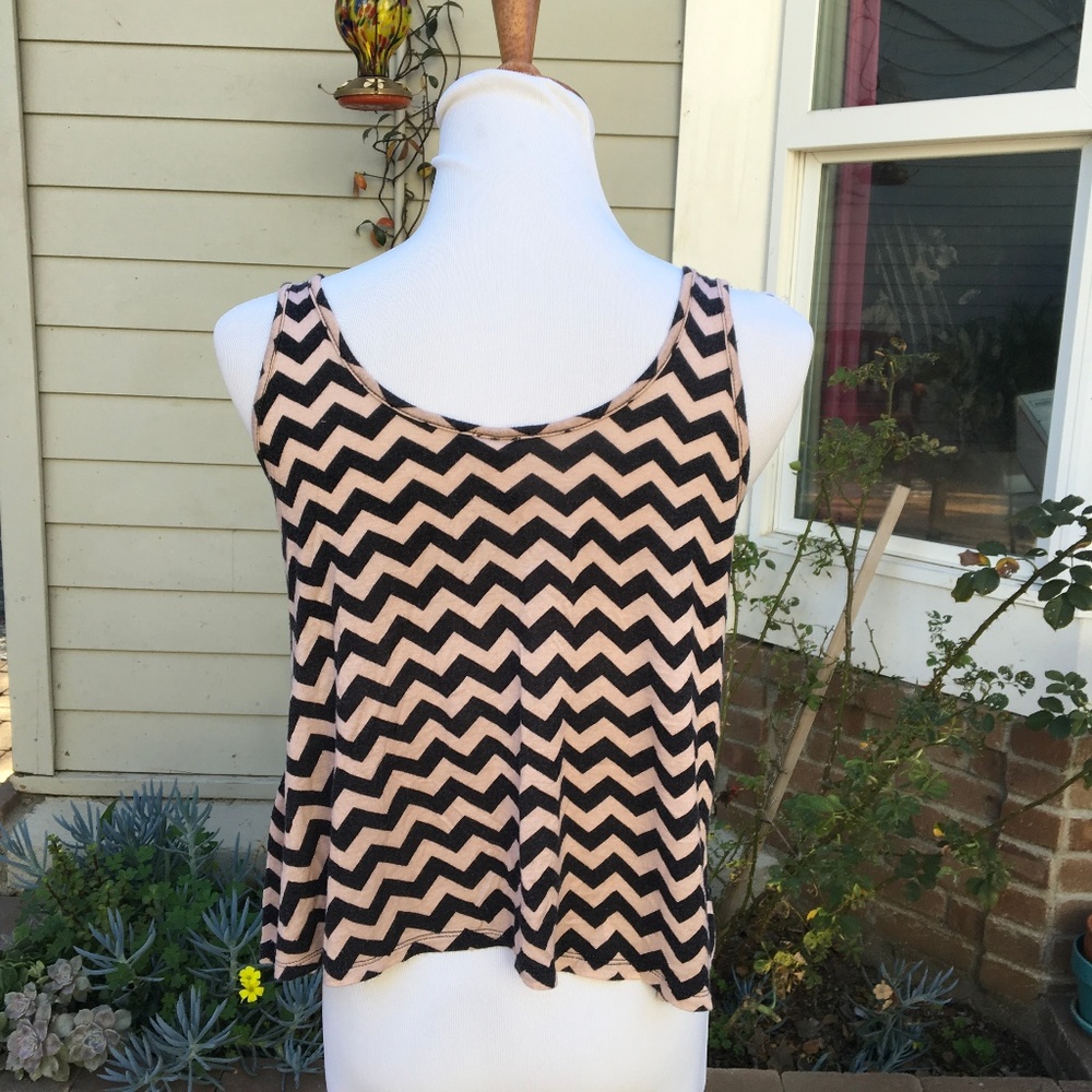 Kate Collection	Small	Brown/Black Chevron Pattern - Picture 6 of 7